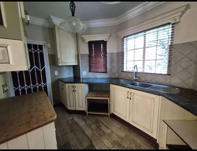 4 BEDROOM HOUSE FOR SALE IN VANDERBIJLPARK SW 5
